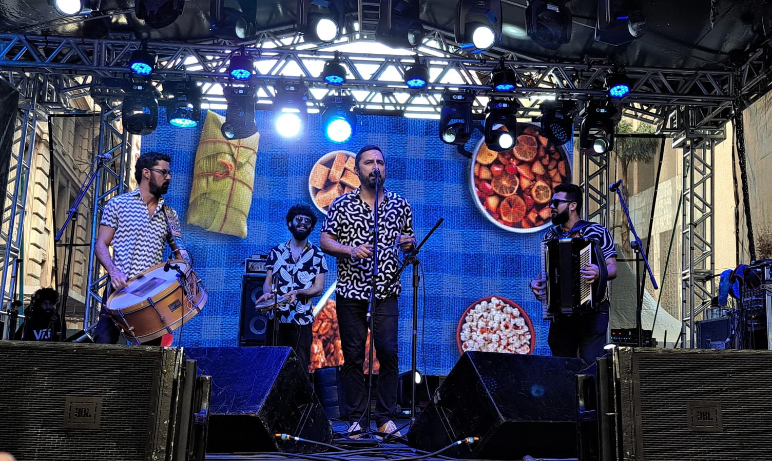 Trio Dona Zefa lança “Forró da Dançarina”, sexto álbum da carreira e quarto vinil
